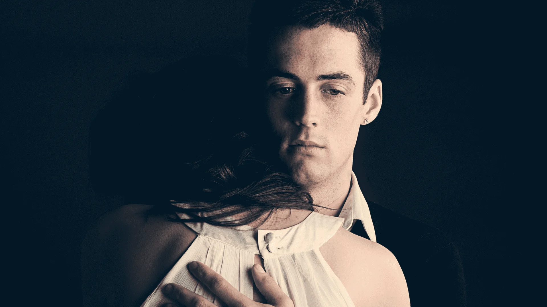 Signs You are in a Fake Relationship
