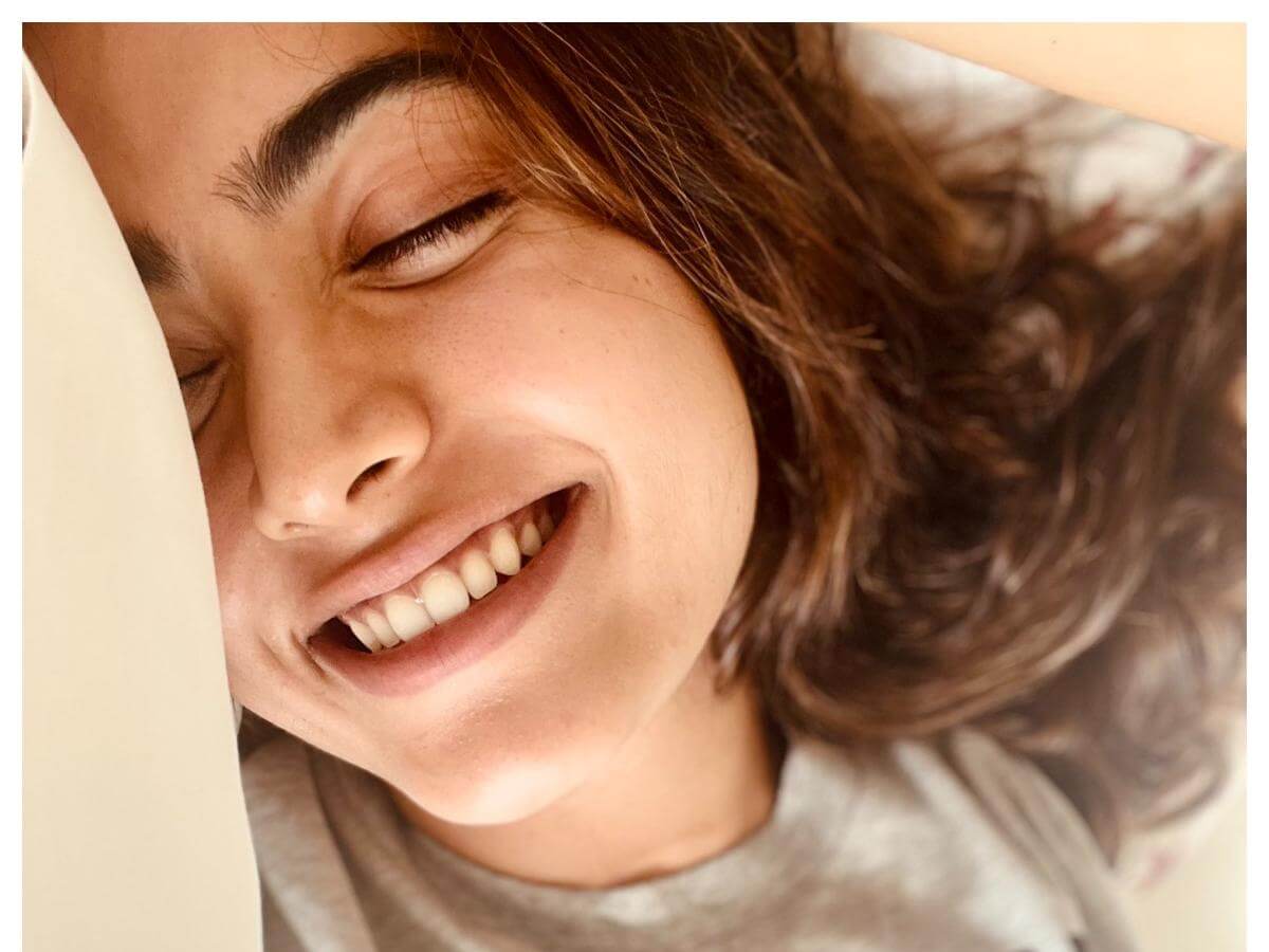 Rashmika Mandanna shines bright on day off flaunts her cute smile & glowing skin in latest PIC